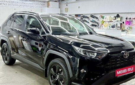 Toyota RAV4, 2021 год, 3 190 000 рублей, 8 фотография