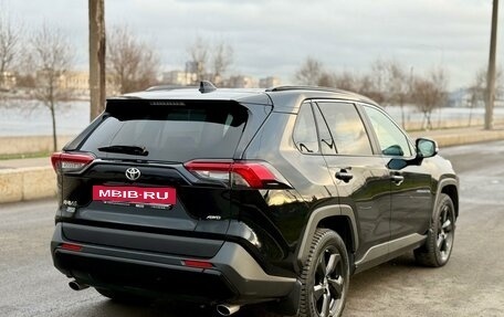 Toyota RAV4, 2021 год, 3 190 000 рублей, 7 фотография