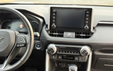 Toyota RAV4, 2021 год, 3 190 000 рублей, 20 фотография