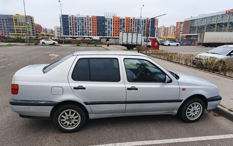 Volkswagen Vento, 1992 год, 180 000 рублей, 2 фотография