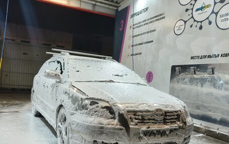 Toyota Avensis III рестайлинг, 2003 год, 900 000 рублей, 3 фотография