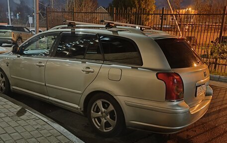 Toyota Avensis III рестайлинг, 2003 год, 900 000 рублей, 5 фотография