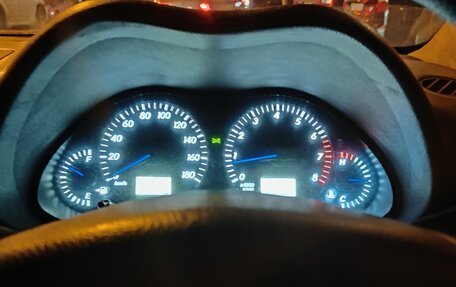 Toyota Avensis III рестайлинг, 2003 год, 900 000 рублей, 10 фотография