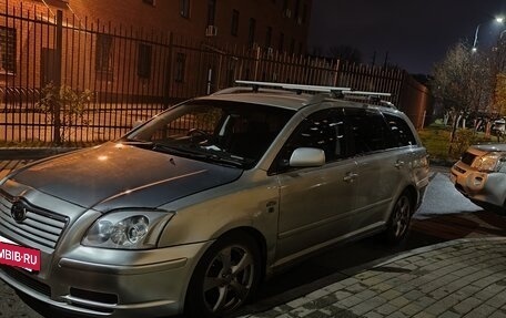 Toyota Avensis III рестайлинг, 2003 год, 900 000 рублей, 2 фотография
