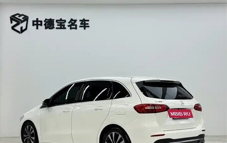 Mercedes-Benz B-Класс, 2022 год, 1 872 000 рублей, 4 фотография