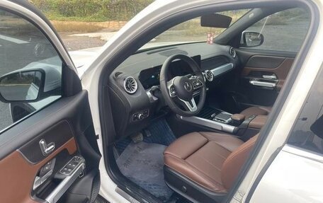 Mercedes-Benz GLB, 2021 год, 2 250 000 рублей, 10 фотография