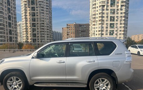Toyota Land Cruiser Prado 150 рестайлинг 2, 2011 год, 4 000 000 рублей, 4 фотография
