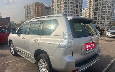 Toyota Land Cruiser Prado 150 рестайлинг 2, 2011 год, 4 000 000 рублей, 5 фотография