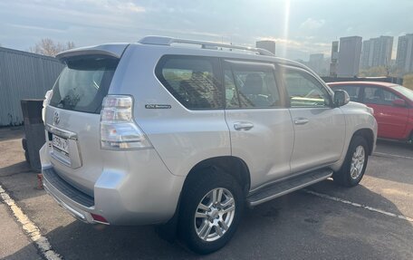 Toyota Land Cruiser Prado 150 рестайлинг 2, 2011 год, 4 000 000 рублей, 8 фотография