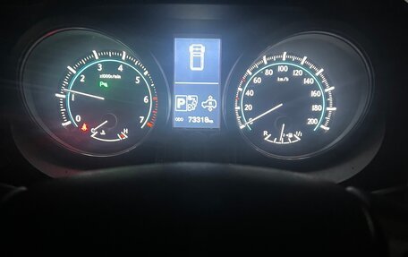 Toyota Land Cruiser Prado 150 рестайлинг 2, 2011 год, 4 000 000 рублей, 9 фотография