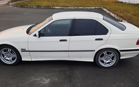BMW 3 серия, 1995 год, 690 000 рублей, 11 фотография