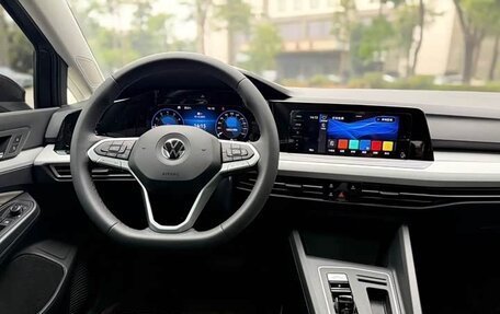 Volkswagen Golf VIII, 2021 год, 1 500 000 рублей, 10 фотография