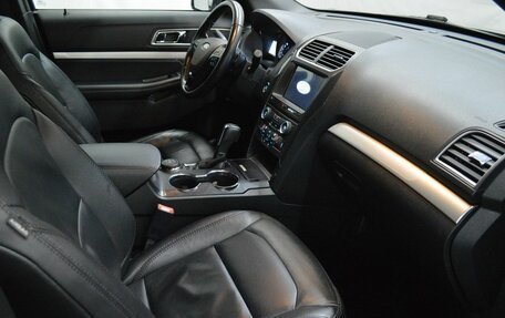 Ford Explorer VI, 2017 год, 2 750 000 рублей, 11 фотография