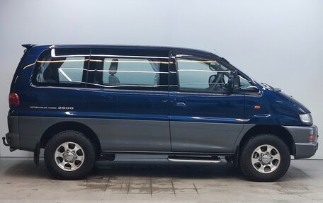 Mitsubishi Delica IV, 2002 год, 1 270 000 рублей, 4 фотография