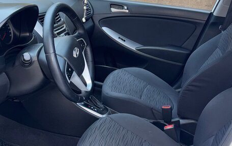 Hyundai Solaris II рестайлинг, 2015 год, 1 100 000 рублей, 2 фотография