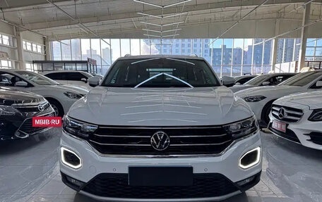 Volkswagen T-Roc I, 2022 год, 1 280 777 рублей, 2 фотография