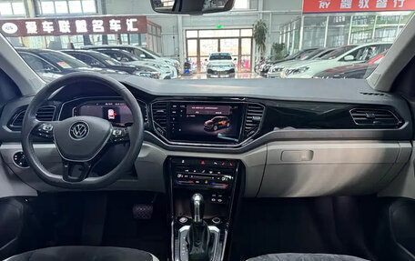 Volkswagen T-Roc I, 2022 год, 1 280 777 рублей, 9 фотография