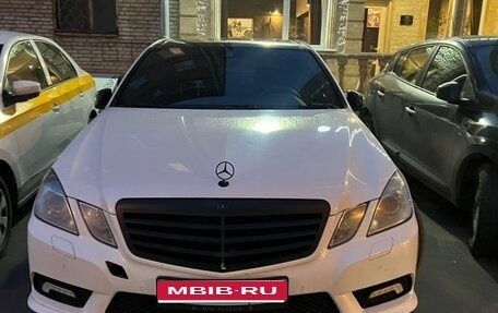 Mercedes-Benz E-Класс, 2011 год, 1 130 000 рублей, 1 фотография