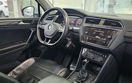 Volkswagen Tiguan II, 2017 год, 2 599 000 рублей, 5 фотография