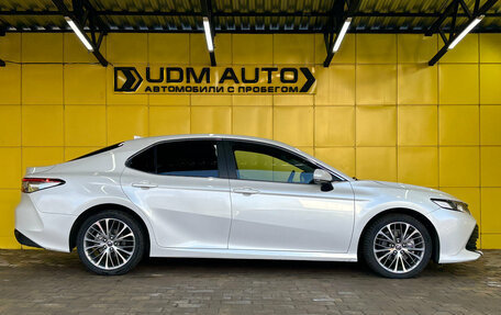 Toyota Camry, 2018 год, 2 190 000 рублей, 4 фотография