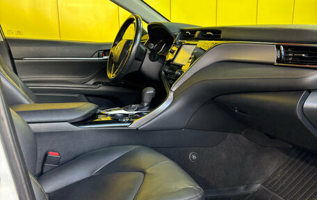 Toyota Camry, 2018 год, 2 190 000 рублей, 8 фотография