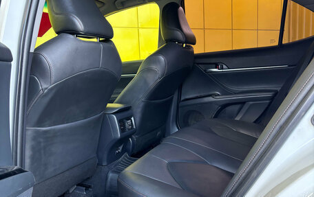 Toyota Camry, 2018 год, 2 190 000 рублей, 10 фотография