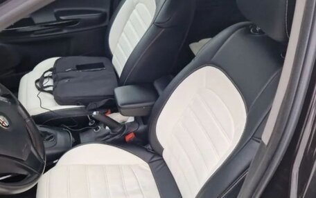 Alfa Romeo Giulietta, 2013 год, 590 000 рублей, 18 фотография