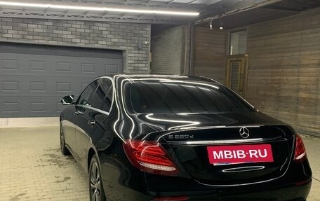 Mercedes-Benz E-Класс, 2020 год, 4 100 000 рублей, 5 фотография