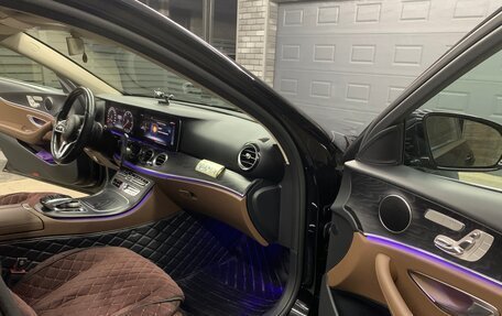 Mercedes-Benz E-Класс, 2020 год, 4 100 000 рублей, 15 фотография