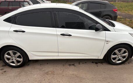 Hyundai Solaris II рестайлинг, 2013 год, 920 000 рублей, 5 фотография