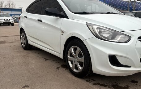 Hyundai Solaris II рестайлинг, 2013 год, 920 000 рублей, 2 фотография
