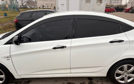 Hyundai Solaris II рестайлинг, 2013 год, 920 000 рублей, 4 фотография