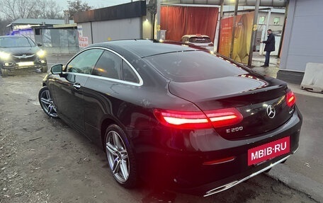 Mercedes-Benz E-Класс, 2018 год, 3 100 000 рублей, 4 фотография