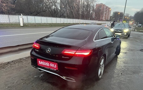 Mercedes-Benz E-Класс, 2018 год, 3 100 000 рублей, 5 фотография