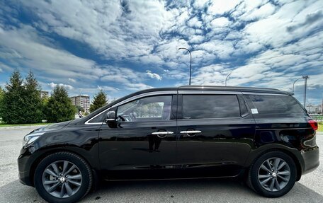 KIA Carnival III, 2020 год, 2 900 000 рублей, 3 фотография