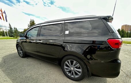 KIA Carnival III, 2020 год, 2 900 000 рублей, 5 фотография