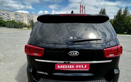 KIA Carnival III, 2020 год, 2 900 000 рублей, 6 фотография