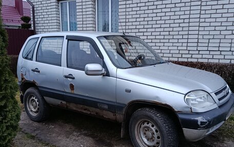 Chevrolet Niva I рестайлинг, 2005 год, 120 000 рублей, 1 фотография