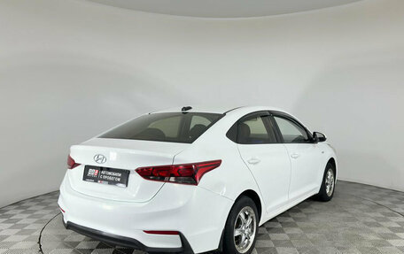 Hyundai Solaris II рестайлинг, 2017 год, 888 000 рублей, 5 фотография