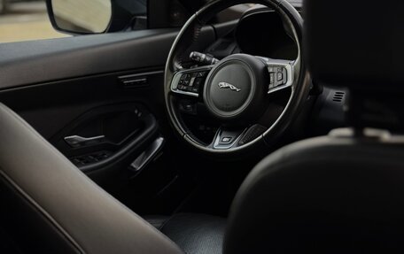 Jaguar E-Pace, 2020 год, 3 600 000 рублей, 3 фотография