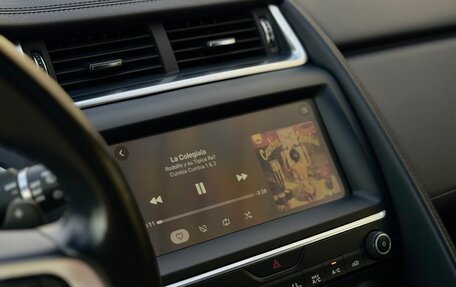 Jaguar E-Pace, 2020 год, 3 600 000 рублей, 10 фотография