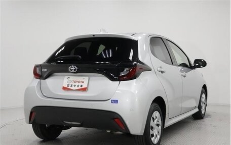 Toyota Yaris, 2022 год, 1 050 911 рублей, 5 фотография