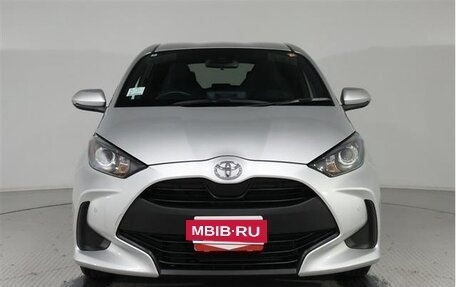 Toyota Yaris, 2022 год, 1 050 911 рублей, 2 фотография