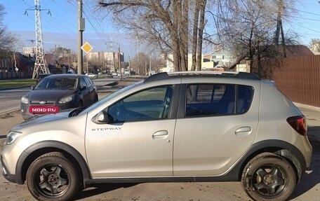 Renault Sandero II рестайлинг, 2021 год, 1 410 000 рублей, 2 фотография