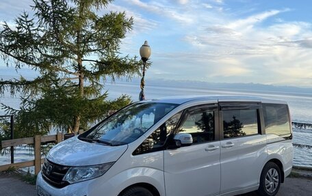 Honda Stepwgn IV, 2017 год, 1 800 000 рублей, 2 фотография