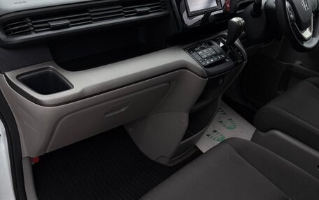 Honda Stepwgn IV, 2017 год, 1 800 000 рублей, 8 фотография