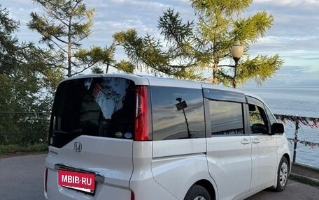 Honda Stepwgn IV, 2017 год, 1 800 000 рублей, 6 фотография