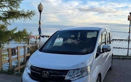 Honda Stepwgn IV, 2017 год, 1 800 000 рублей, 4 фотография