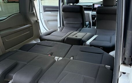 Honda Stepwgn IV, 2017 год, 1 800 000 рублей, 11 фотография