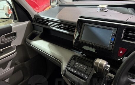 Honda Stepwgn IV, 2017 год, 1 800 000 рублей, 12 фотография